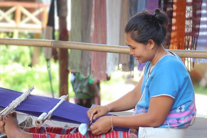 1 day private eco-trekking at Mae Sa Pok - Meeting the White Karen community