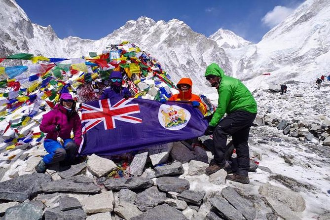 10 Days Everest Base Camp Trek - Day 2: Flying to Lukla and walking to Phakding