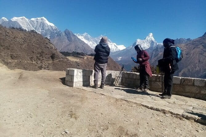 12 Days Everest Base Camp Trek from Kathmandu - Day 7: The changing terrain to Lobuche
