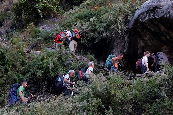 15 Days Manaslu Circuit Trek - Deng to Namrung and the first Tibetan influence