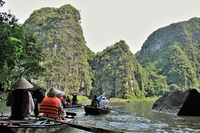 2-day Sapa Trekking from Hanoi and Return - The long ride from Hanoi to Sapa