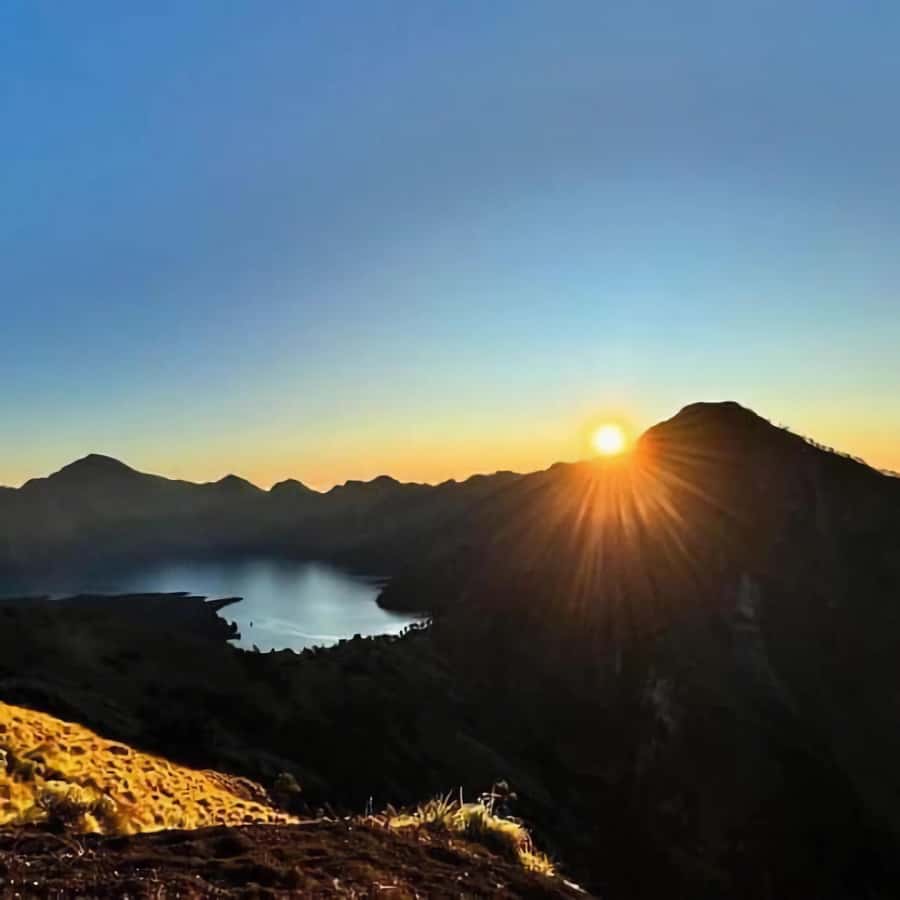 3d/2n trekking mount rinjani summit lake & hot springs - What the $154 price includes