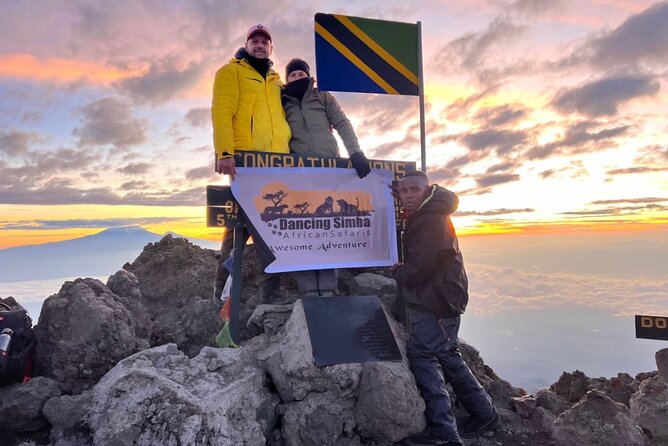 4 Days best Mount meru trekking - Guides, communication, and group size