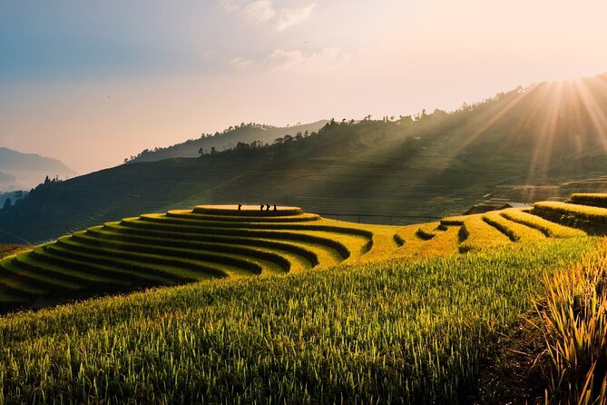 8-Days Hanoi, Sapa Trekking And Halong Bay Cruise - A 12-kilometer walk through H’mong and Dzay villages