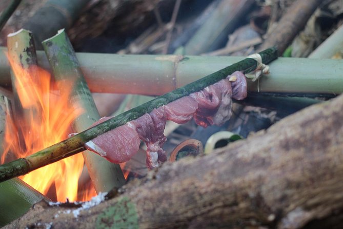 Akha private eco-trekking 2 days 1 night Chiang Rai - Bamboo lunch shows mountain ingenuity