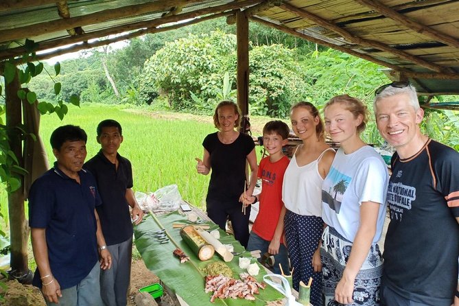 Akha private eco-trekking 2 days 1 night Chiang Rai - A second walk leads toward the Lahu village