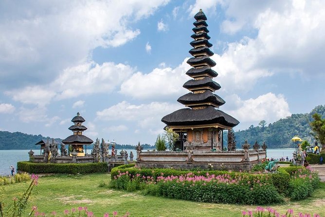 All Inclusive Sekumpul Waterfall Trekking , Handara Gate & Temple - What the $68.67 price really covers