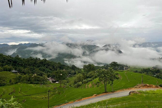 Amazing Mai Chau - Pu Luong 3 days: Waterfall, Rafting & Trekking - The local market on day three