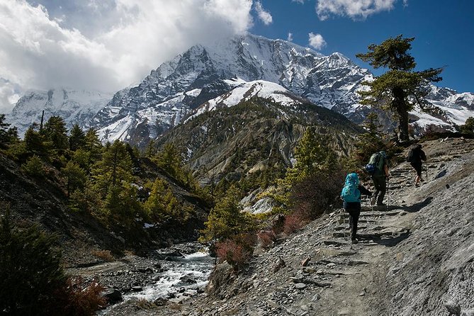 Annapurna Circuit Trek - Guides, porters, and the human side of the trek