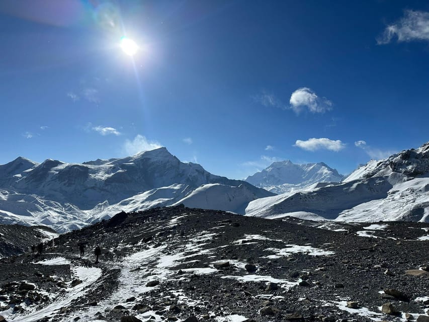 Annapurna Circuit Trek With Tilicho Lake :Best Trek in Nepal - Day 4: Manang Valley and Tibetan-influenced culture