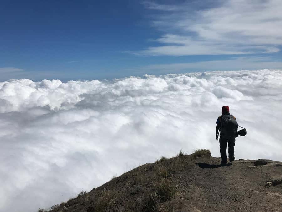 Bali: Mount Agung Sunrise Trekking Tour via Besakih Temple - Reaching 3,032 meters for sunrise