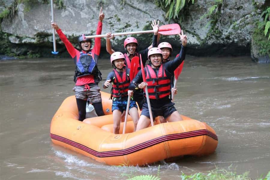 Bali: Mount Batur Sunrise Trek and White Water Rafting - The dusty descent and the Mt. Batur Lounge