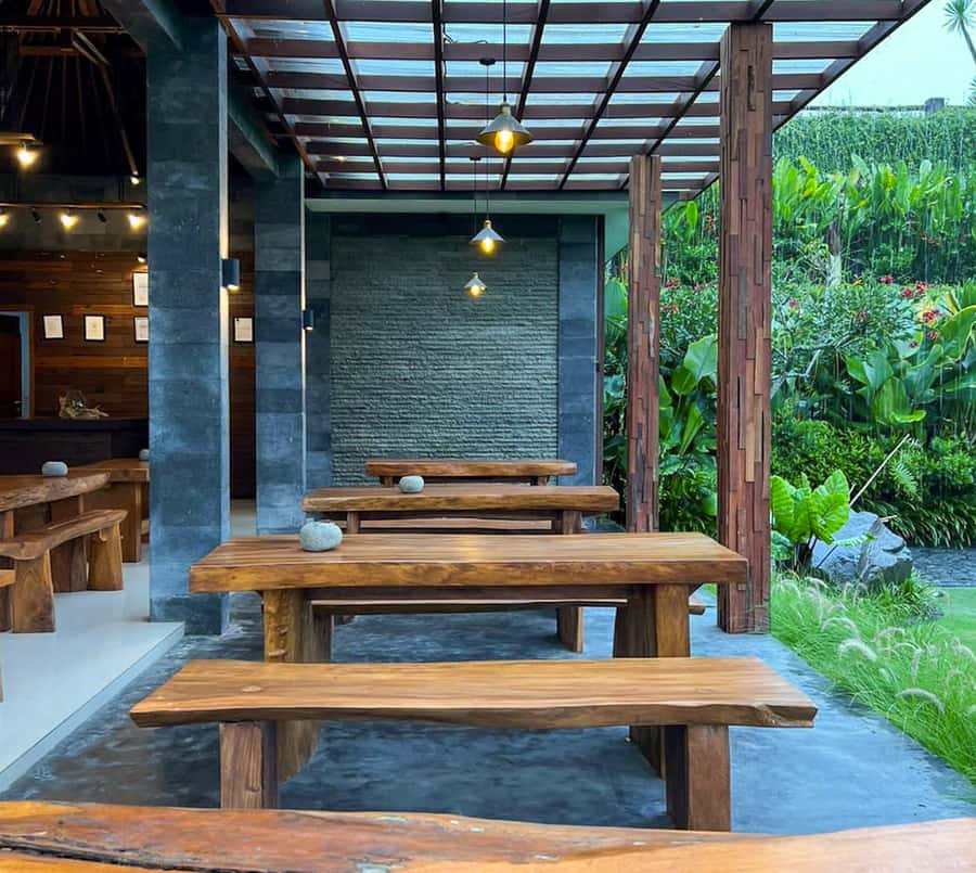 Bali: Mount Batur Sunrise Trek With Guide and Breakfast - A useful recovery stop at Mt. Batur Lounge