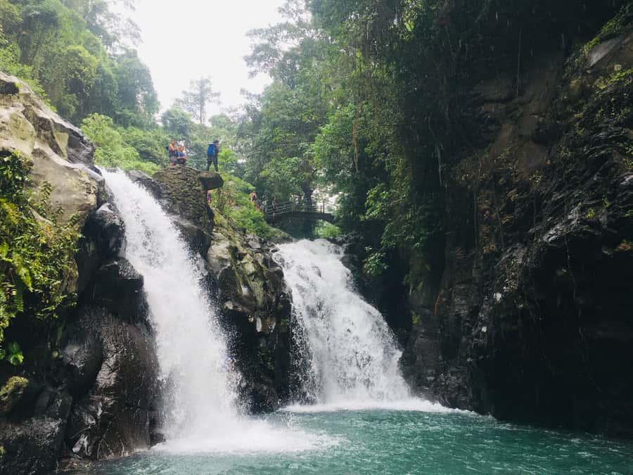Bali: Sambangan Waterfalls Trekking, Sliding, & Jumping Trip - Small groups and guide style