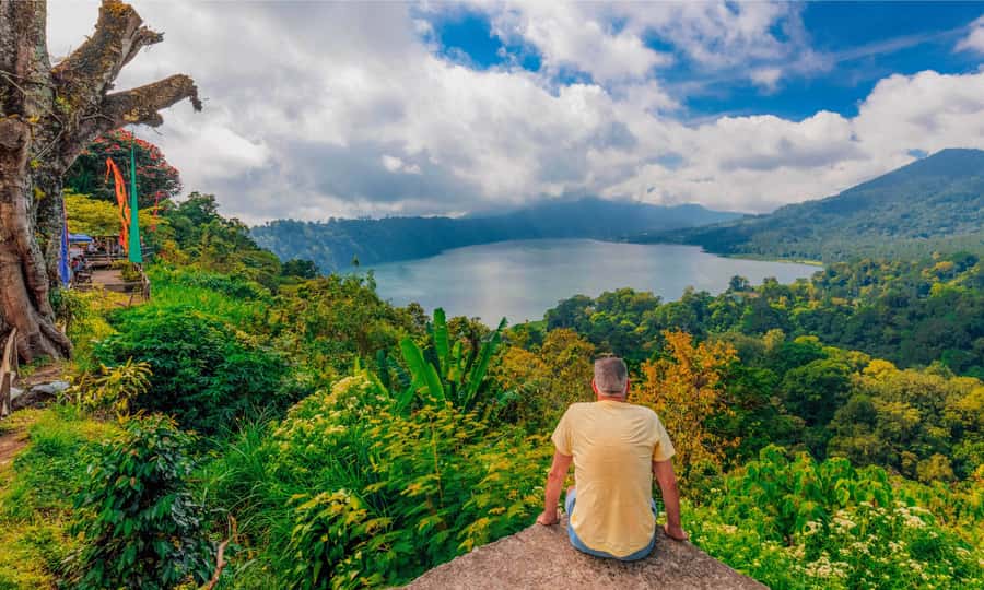 Bali: Twin Lakes, Handara Gates, and Forest Trekking Tour - A 4 AM start for Bali’s cooler north
