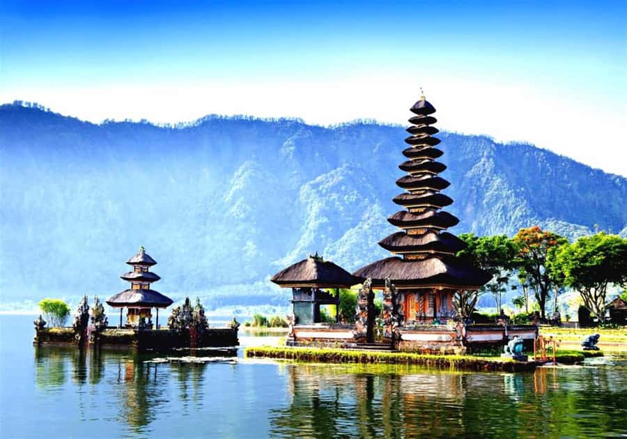 Banyumala Waterfall Trek, Bedugul and Lake Beratan Tour - Candi Kuning fruit and flower market