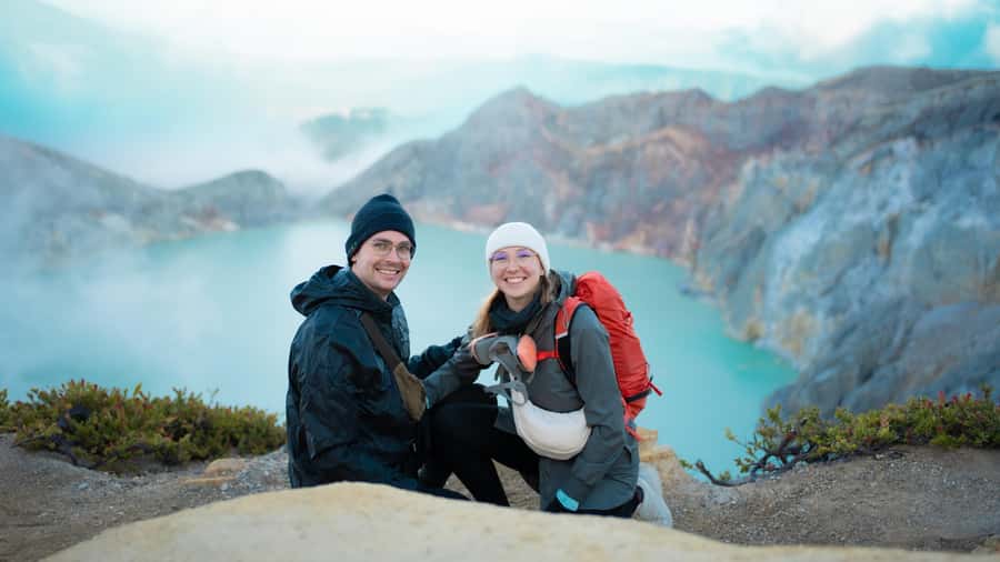 Banyuwangi: Ijen Crater Bluefire and Sunrise Guided Trek - Guides, communication, and group management