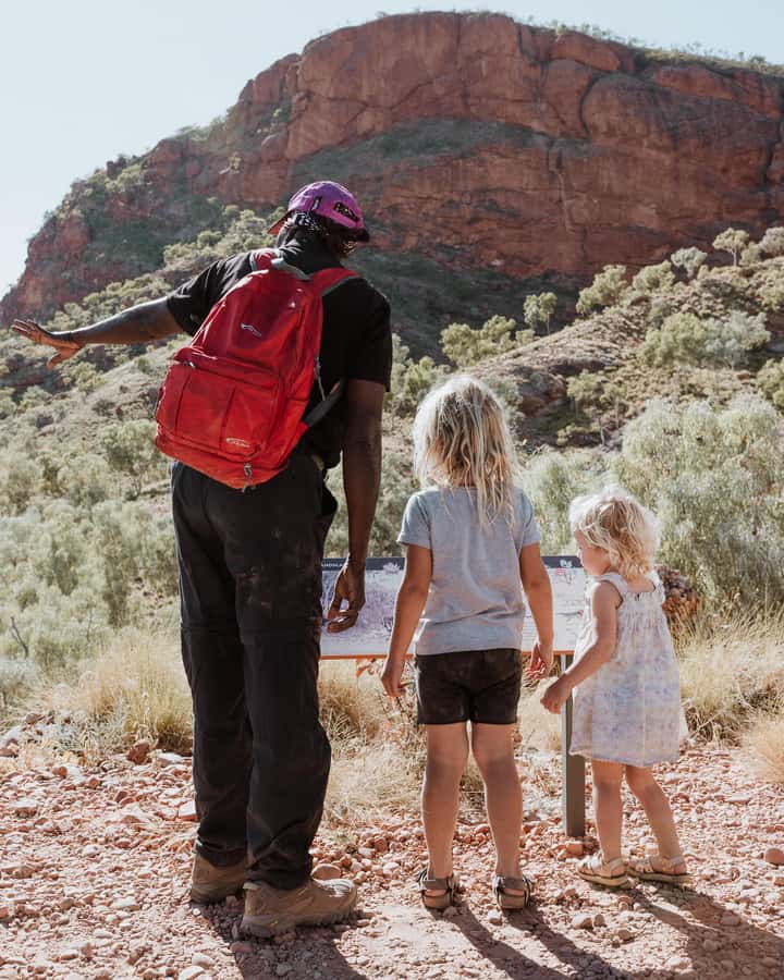 Broome: Fly to Bungles: Best Day Trek with Aboriginal guides - A small group makes the cultural parts better