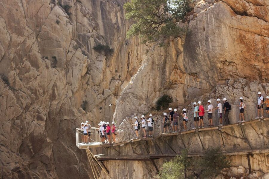 Caminito del Rey: Trekking Tour with Hiking Guide - Walking the high route through the gorge