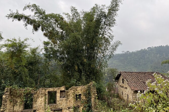 Cao Bang Easy Trekking Tours 2Days/1Night Ban Gioc Waterfall ET1 - Bong Son Village and the Tay stone houses