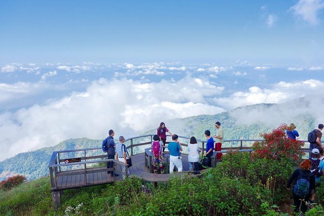 CHIANG MAI: Doi Inthanon-Trekking Keiw Mae Pan-Waterfall-Lunch - King and Queen Pagodas at 2,565 meters