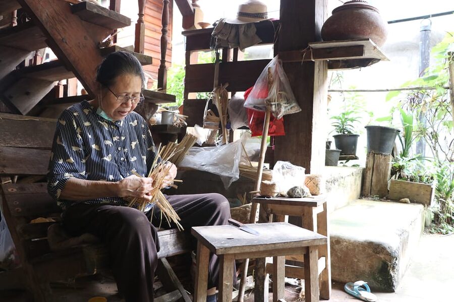 Chiang Mai: Gibbons, Trekking & Mae Kampong Small Group Tour - From Chiang Mai to Mae Kampong by air-conditioned vehicle