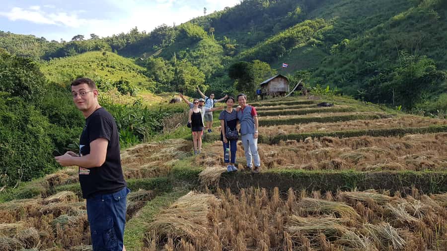 Chiang Rai 1 Day Jungle Trek with Bamboo Lunch & Local Guide - Scenic paths around Doi Hang