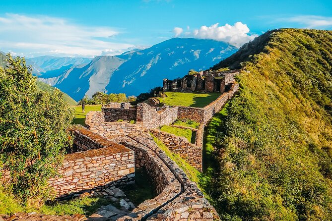 Classic Choquequirao Trek – 5 Days / 4 Nights - Day 1: Cachora, Capuliyoc, and the long drop to Chiquisca