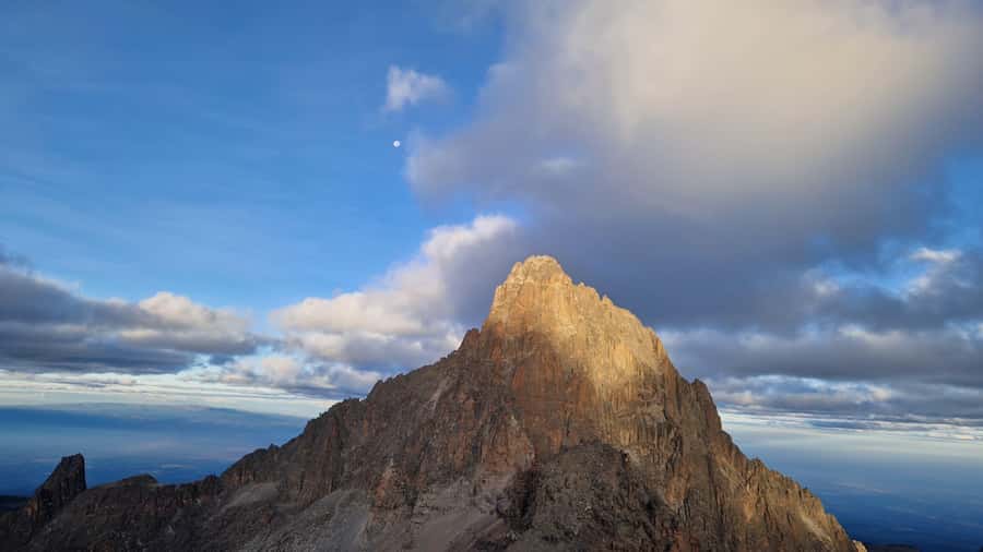 Conquer Mount Kenya: Mt Kenya Trekking via Chogoria 4-5 days - Day 1: Chogoria Gate, Nithi Falls, and Lake Ellis