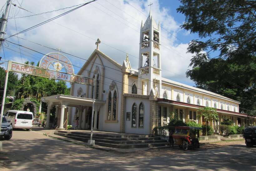 Coron Town Tour: Maquinit Hotspring & Mt. Tapyas Trekking - Climbing 721 steps to Mt. Tapyas