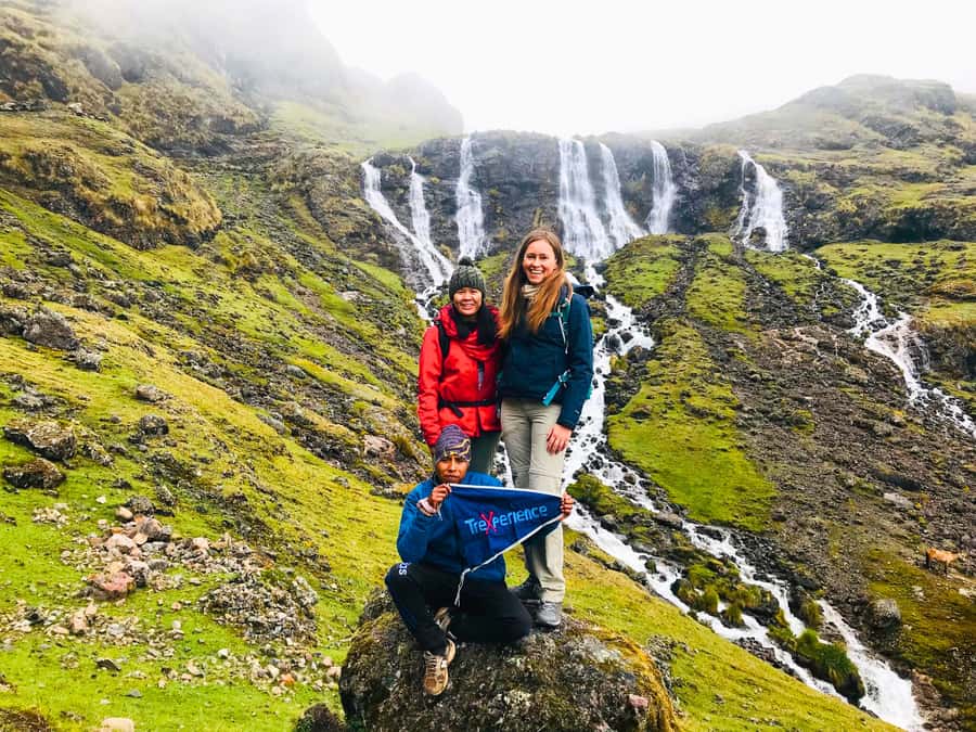 Cusco: 4-Day Lares Trek to Machu Picchu with Panoramic Train - Day two: Blue Lagoon to Condor Pass at 4,750 meters