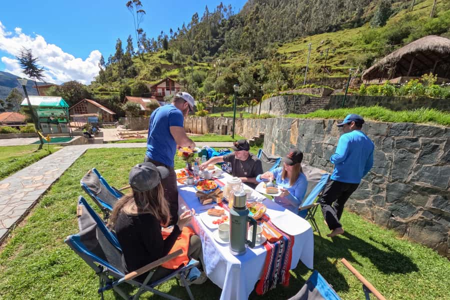 Cusco: 4-Day Lares Trek to Machu Picchu with Panoramic Train - What to pack for altitude and cold nights