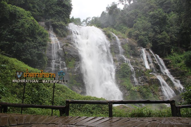 Doi inthanon National Park + 2Hour Fantastic Trekking with Lunch - The twin pagodas and mountain views