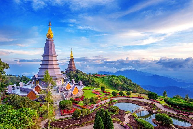 Doi Inthanon National Park with Nature Trail Trekking 1-Day Tour - Leaving Chiang Mai early for Doi Inthanon