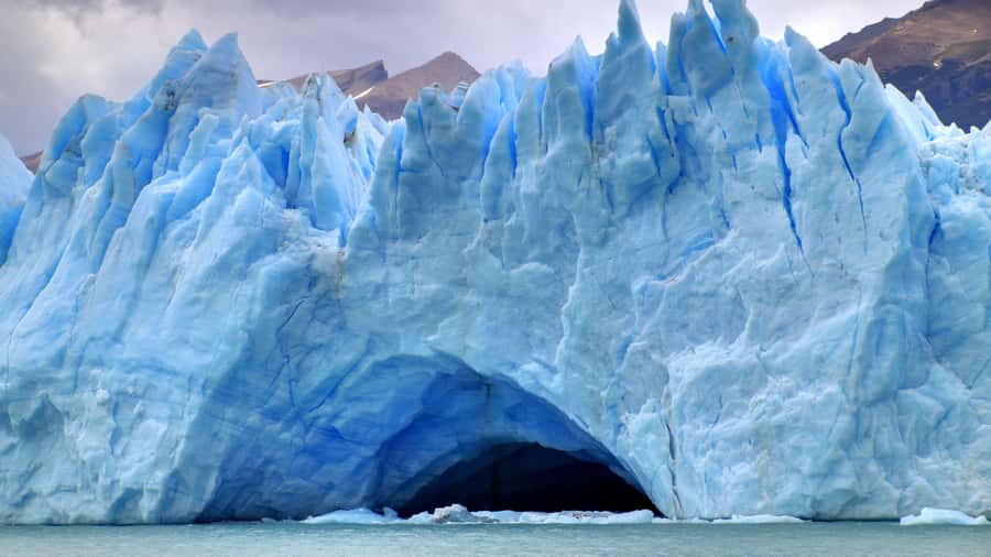 El Calafate: Glacier Cruise & Trekking at Estancia Cristina - The 30-Minute Walk to the Caterina River