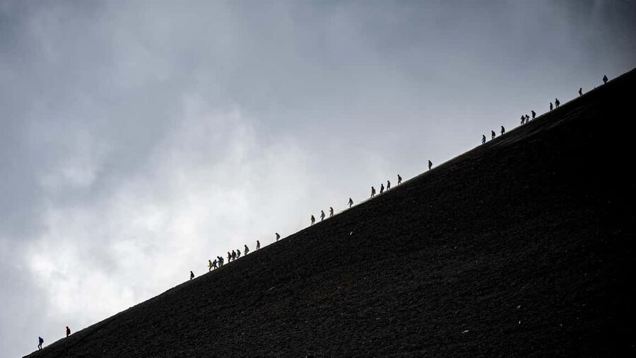 Etna: Trekking to the summit craters at 3340 meters - The Central Crater and Southeast Crater