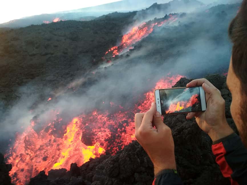 Etna: Trekking to the summit craters at 3340 meters - Barbagallo Craters and the 2002 to 2003 eruption