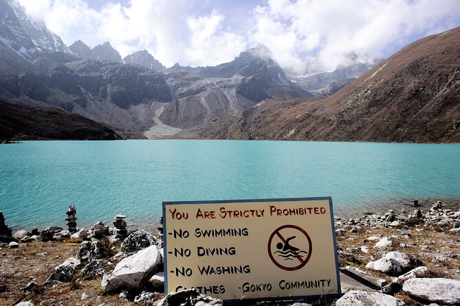 Everest Gokyo Valley Trek - 12 days - Day 7: Ngozumpa Glacier and the third Gokyo Lake