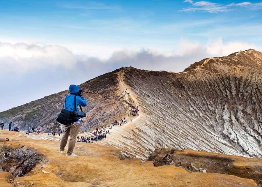 From Bali: Private Mount Ijen Crater Volcano Midnight Trek - Dinner in Kalipuro before the climb