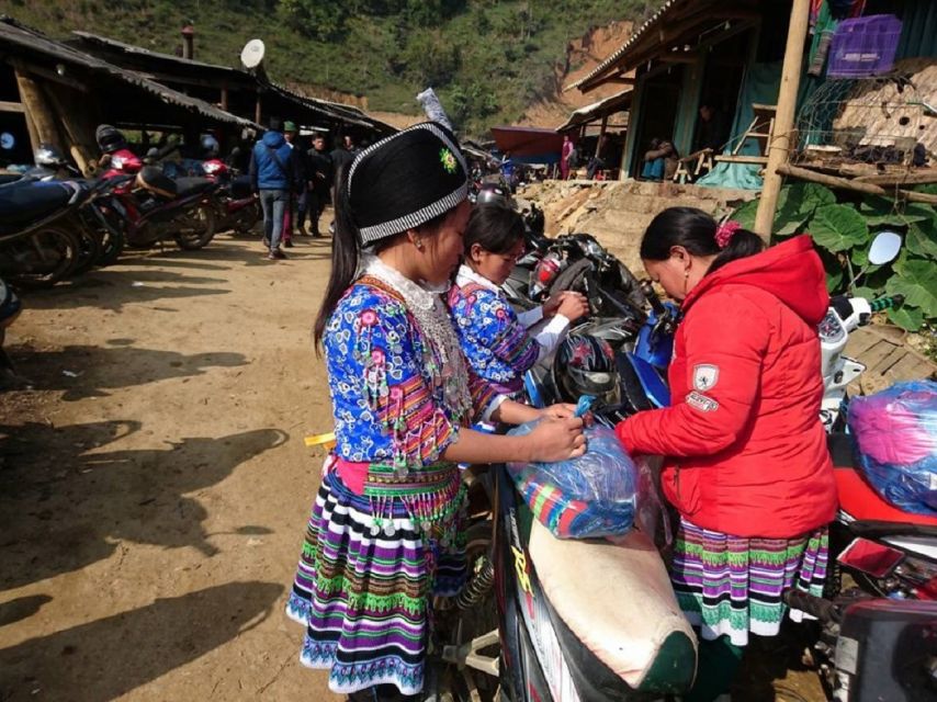 From Hanoi: 2 Day Sapa Trekking To Village & Bungalow, Meals - Sapa town and the start of the trek