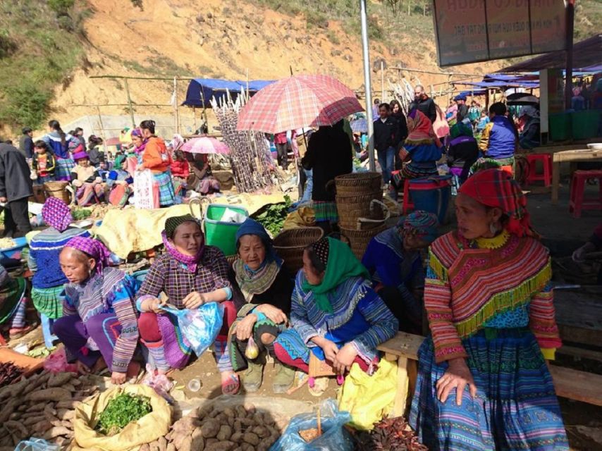 From Hanoi: 2-Day Trekking To Villages In Sapa with Homestay - Ta Van and the first night in a family cottage