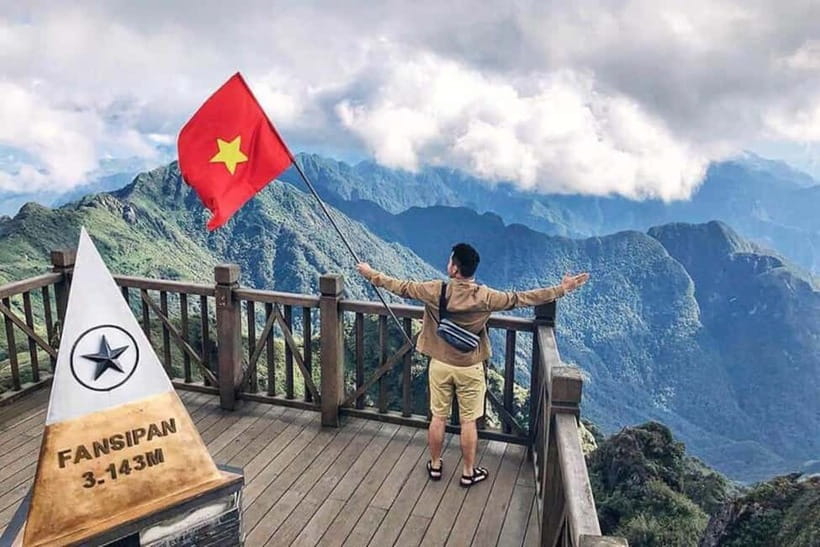 From Hanoi: 2-Days Sapa Trek Lao Chai/Cat Cat, Fansipan Peak - The sleeper bus from Hanoi to Sapa
