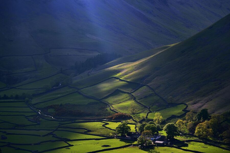 From Hanoi: 3-Day Sapa Trekking with Limousine Transfer - The demanding route through Lao Chai and Ta Van
