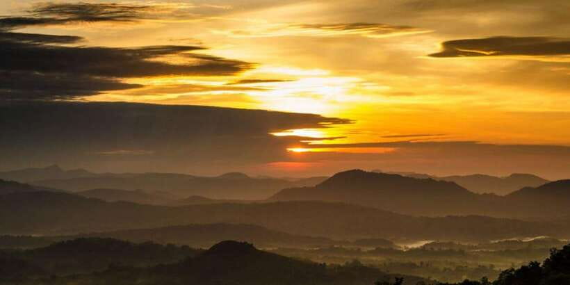 From Kandy: All Inclusive Adams Peak Epic Guided Hike - Meeting the guide around 12:30 am