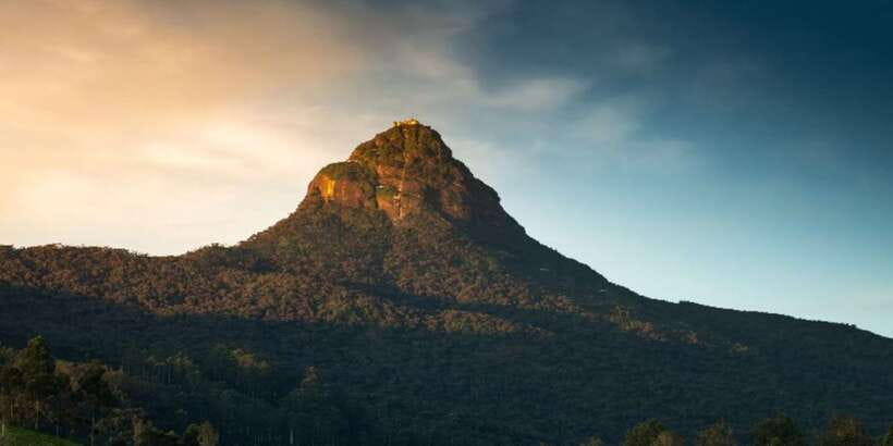 From Kandy: All Inclusive Adams Peak Epic Guided Hike - The late-evening drive from Kandy to Nallatanniya
