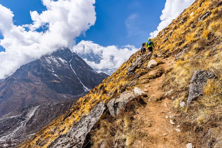 From Kathmandu: 6-Day Langtang Valley Guided Trek - Guide, transport, and group arrangements