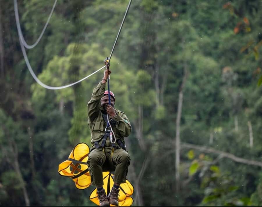From Kigali: 2 days chimpanzee trekking and canopy walk - The scenic drive from Kigali to western Rwanda