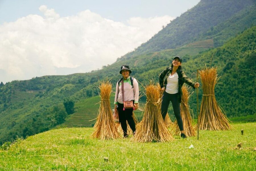From Sapa: 1-Day Guided Trek to Lao Chai & Ta Van with Lunch - Learning to make incense with local herbs