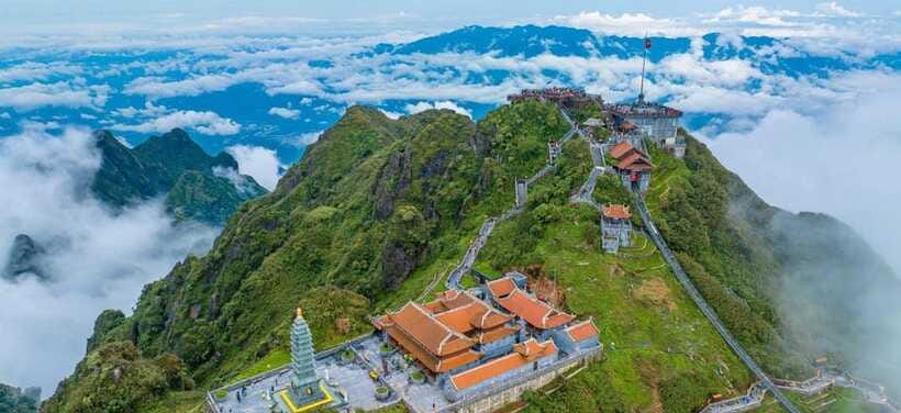 From Sapa: Full-Day Fansipan Peak Trekking Tour - Reaching the 3,143-Meter Summit
