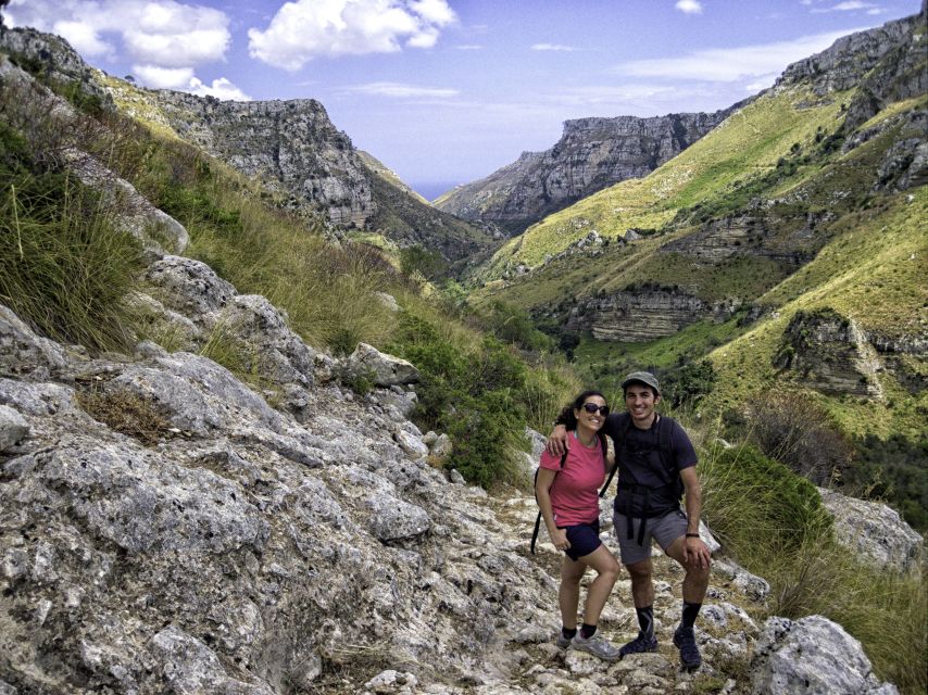 From Syracuse: Cavagrande Natural Reserve Guided Trek - Who should book this Cavagrande trek?